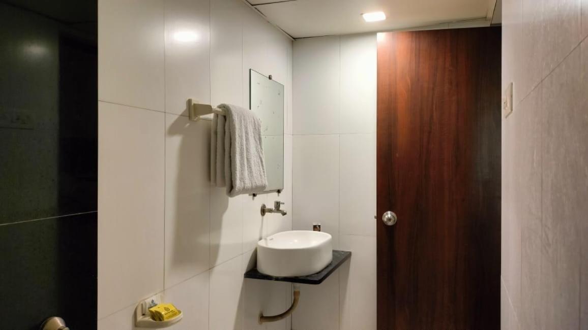 Hotel Sai Nidhi Executive-Mindspace Airoli Νάβι Μουμπάι Εξωτερικό φωτογραφία